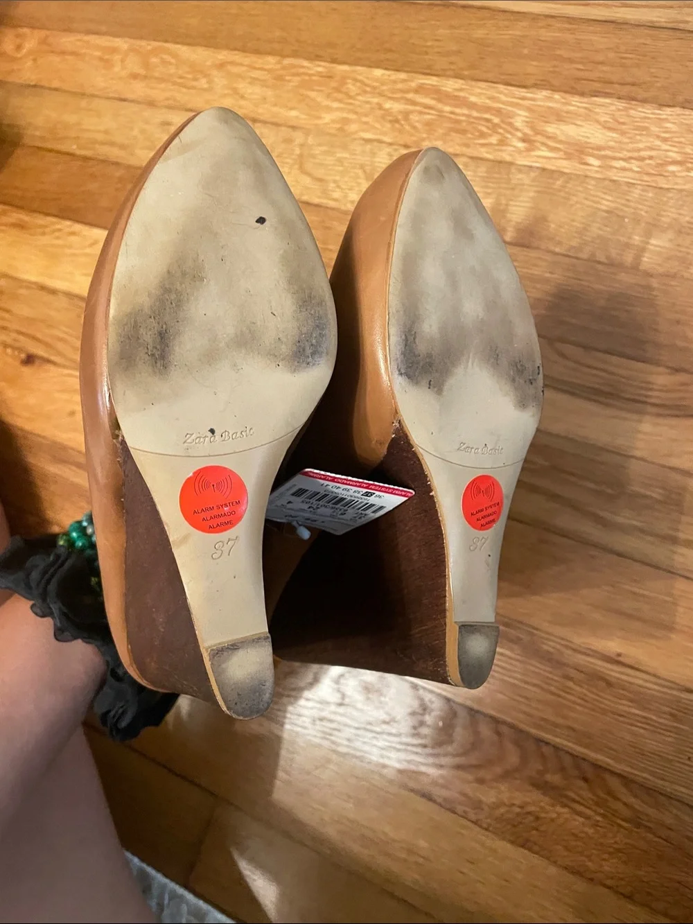 NEVER WORN! Tan Leather Pointed Toe Ankle Booties
